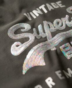 SUPERDRY EMBELLISHED VL GRAPHIC T-SHIRT ΜΠΛΟΥΖΑ ΓΥΝΑΙΚΕΙΑ | BLACK