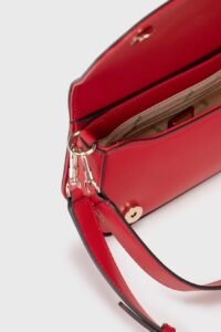 GUESS ECO MIETTA FLAP SHOU ΤΣΑΝΤΑ ΓΥΝΑΙΚΕΙΟ | RED