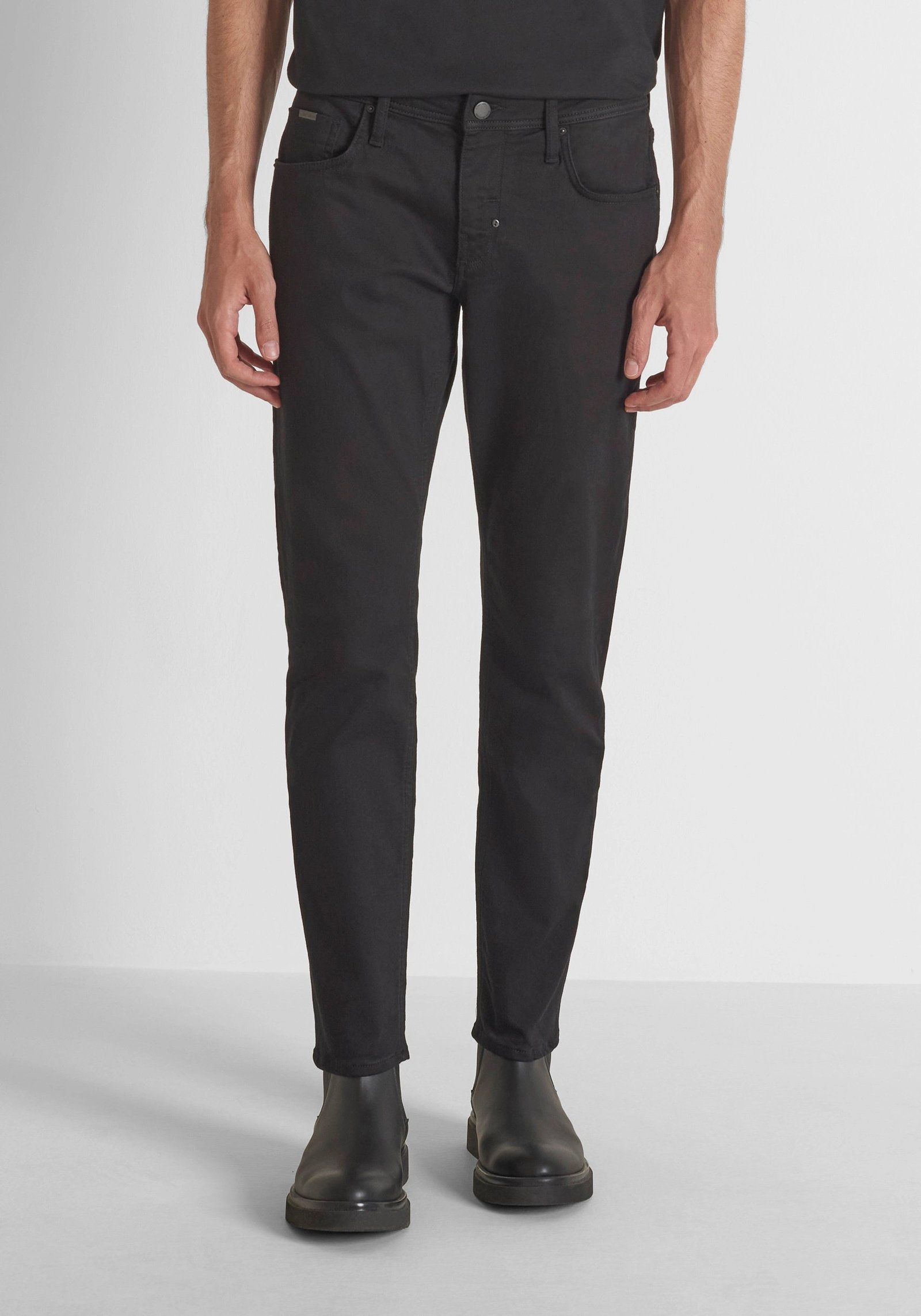 JEANS METAL KURT COMFORT TAPERED FIT | BLACK