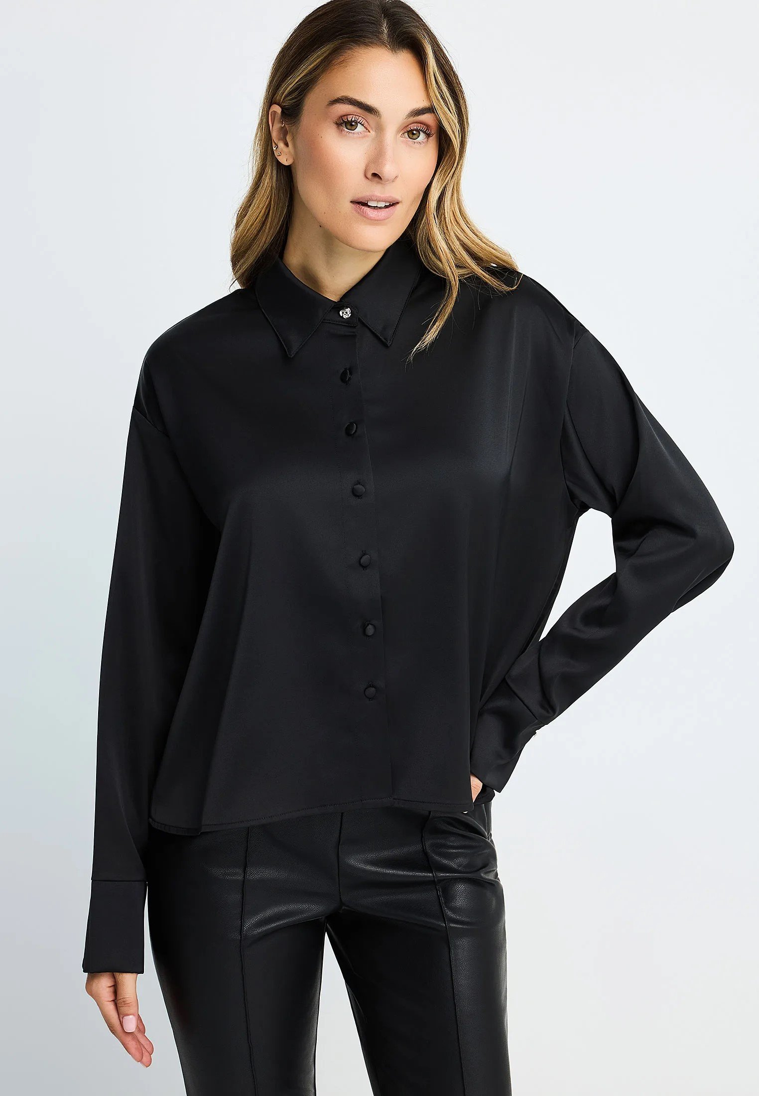 ΓΥΝΑΙΚΕΊO ΠΟΥΚΆΜΙΣΟ BASIC | BLACK