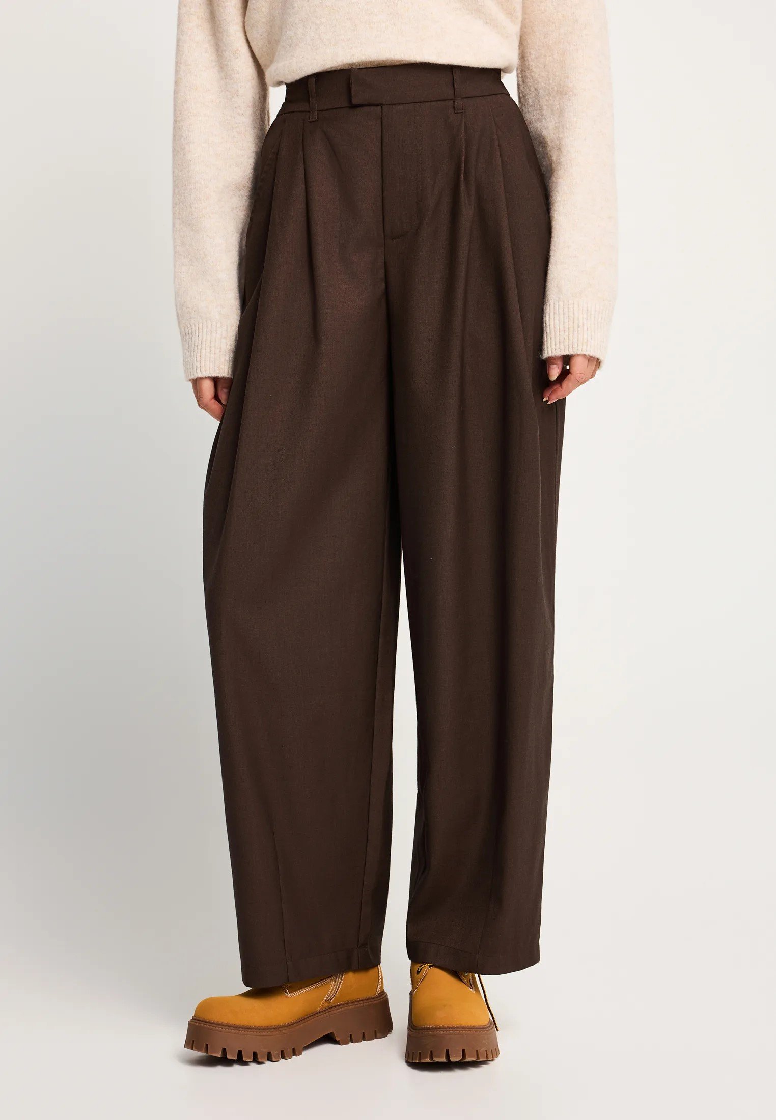 ΓΥΝΑΙΚΕΊO ΠΑΝΤΕΛΌΝΙ TAILORED | CHOCOLATE