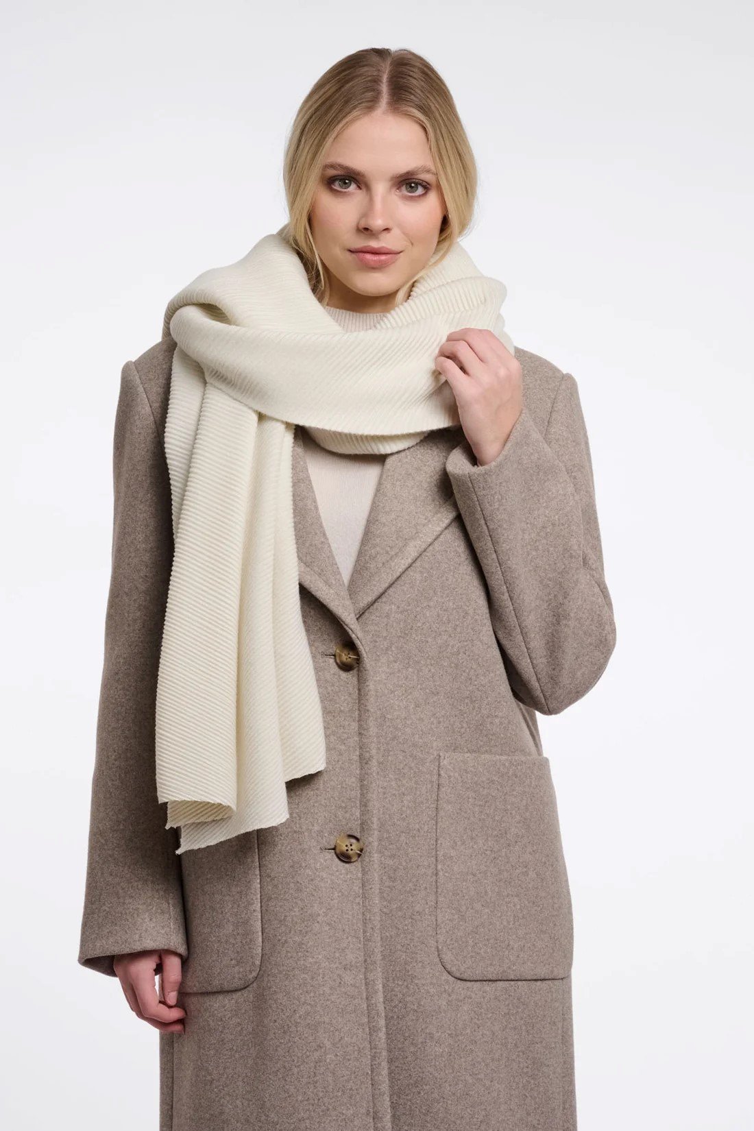PLISSE SCARF | BEIGE