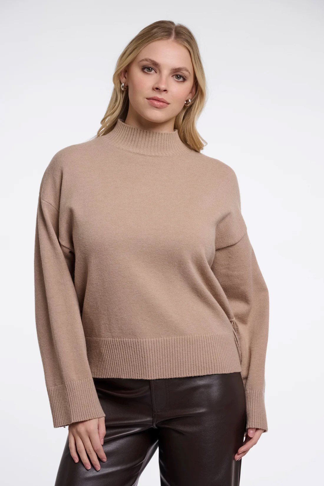 PULLOVER WITH FRINGES | BEIGE