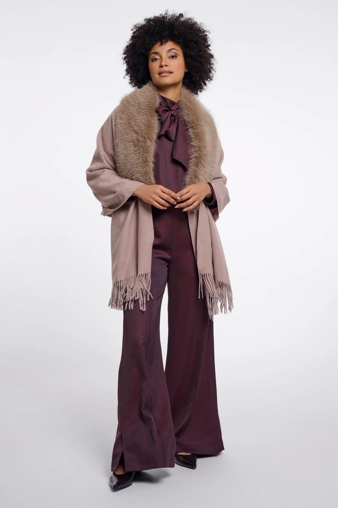 CAPE WITH FAUX FUR | BEIGE